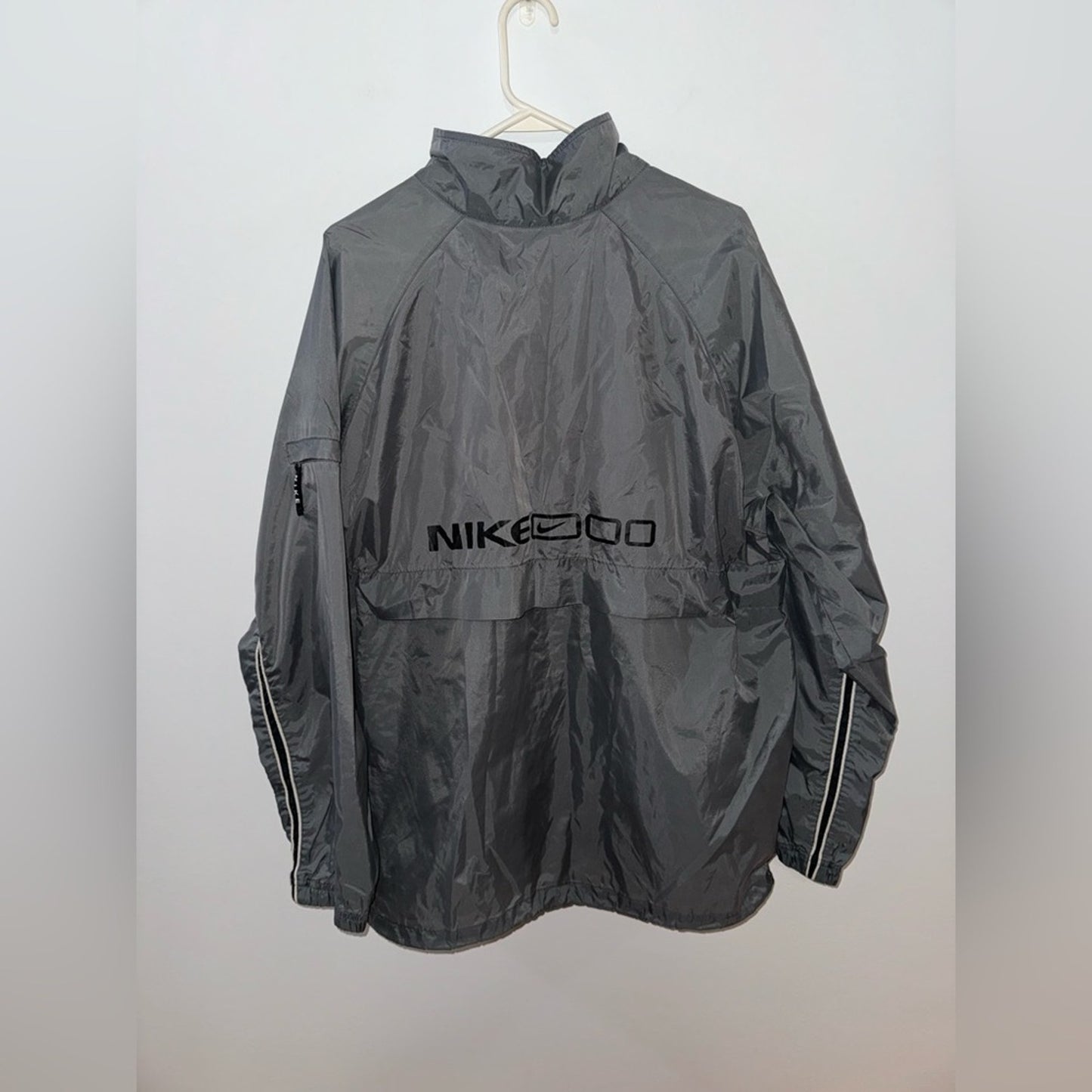 Pre-Owned XL Nike Vintage Grey and Black White Zip-Up Logo Windbreaker Jacket