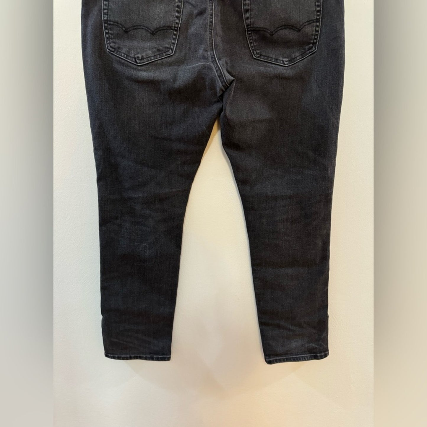 Pre-Owned W36xL30 American Eagle Black Slim Jeans