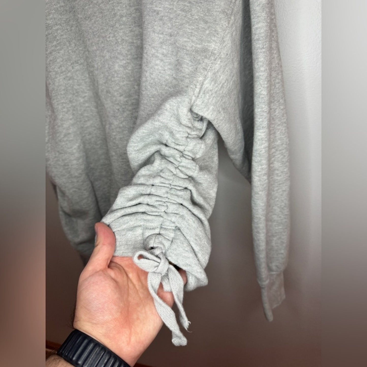 Pre-Owned SM Aerie Light Heather Grey Cinched Hoodie