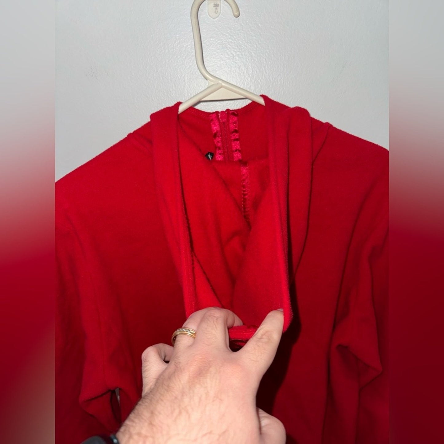 Pre-Owned LG New York and Company Red Hooded Zip Up Fleece Jacket