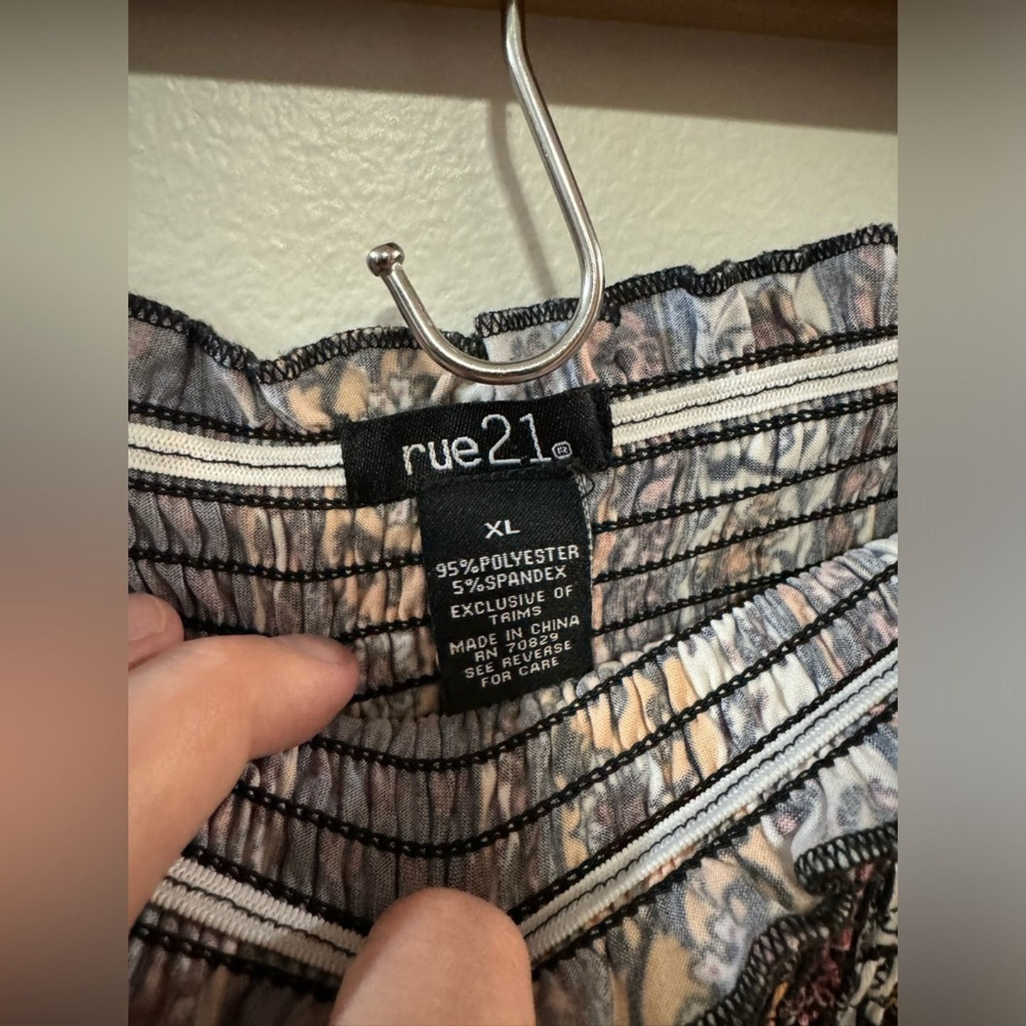 Pre-Owned XL Rue21 Floral Pattern Off The Shoulder Top