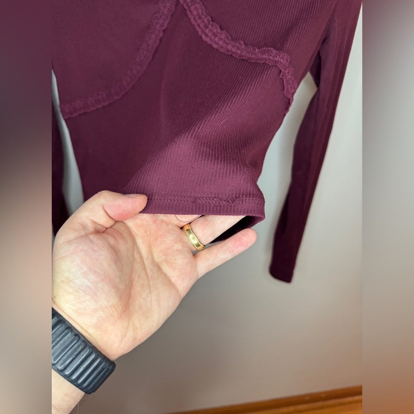 Pre-Owned MD No Comment Cropped Maroon Ribbed Lace Long Sleeve Shirt