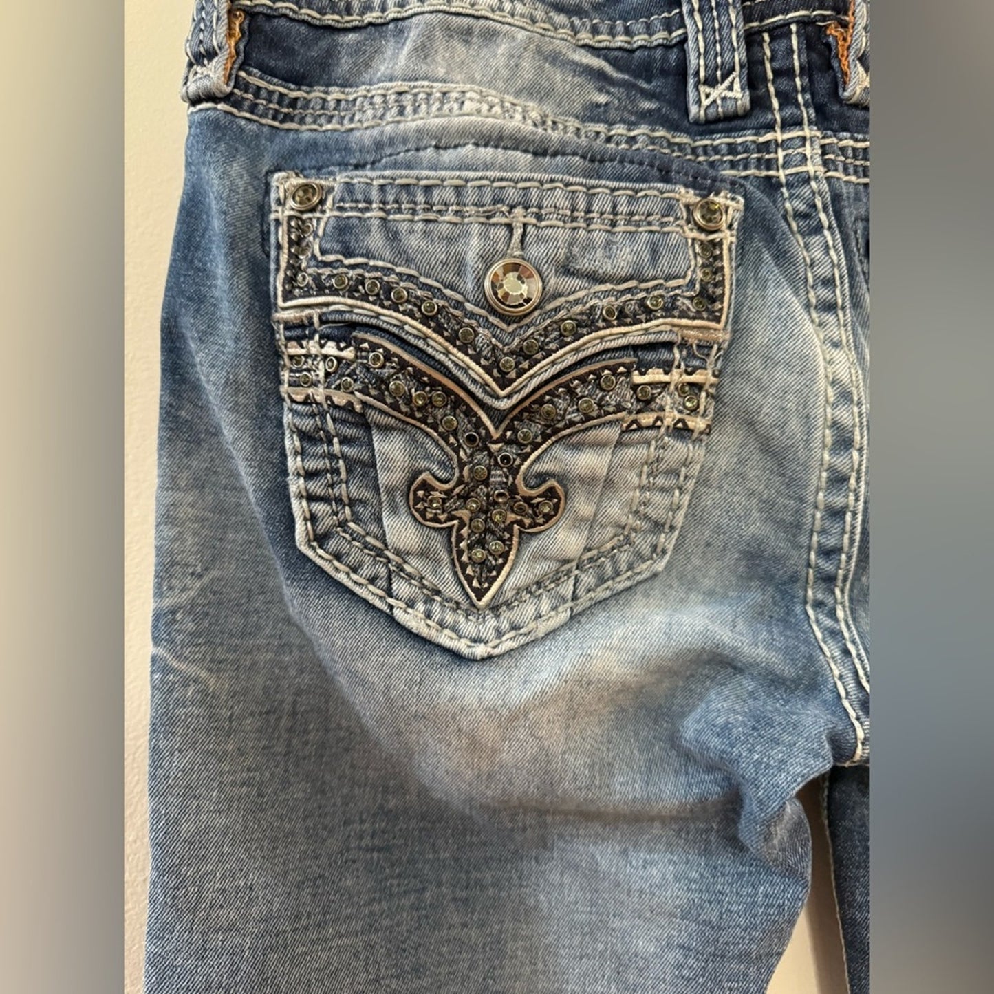 W28xL33 Rock Revival Blue Yanka Mid Rise Boot Rhinestone Embellished Jeans