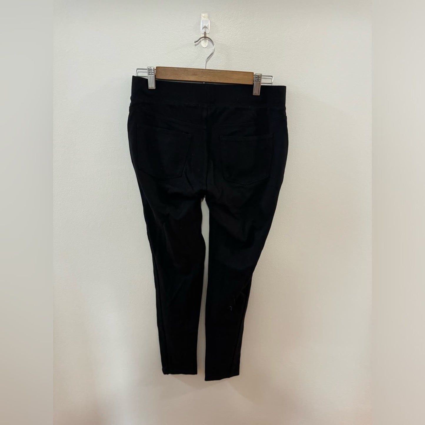 Used MD Seven7 Black Leggings