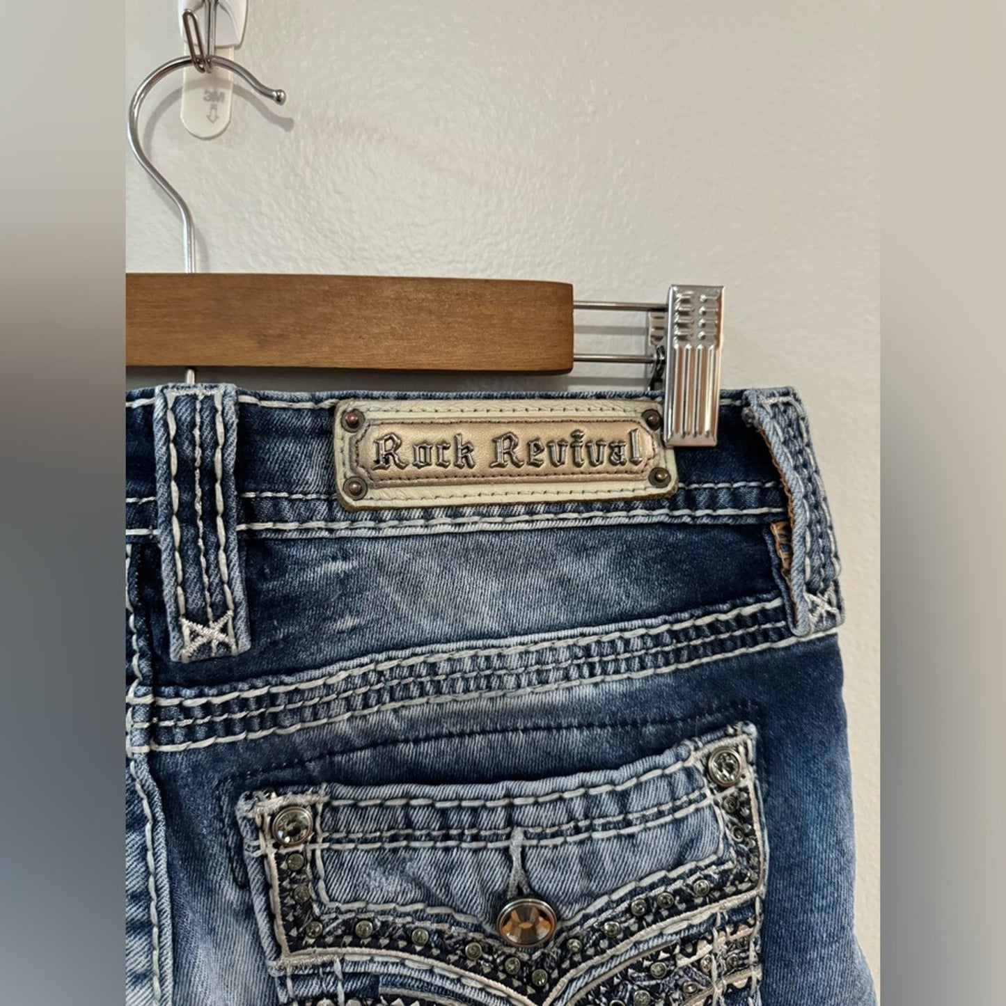 W28xL33 Rock Revival Blue Yanka Mid Rise Boot Rhinestone Embellished Jeans