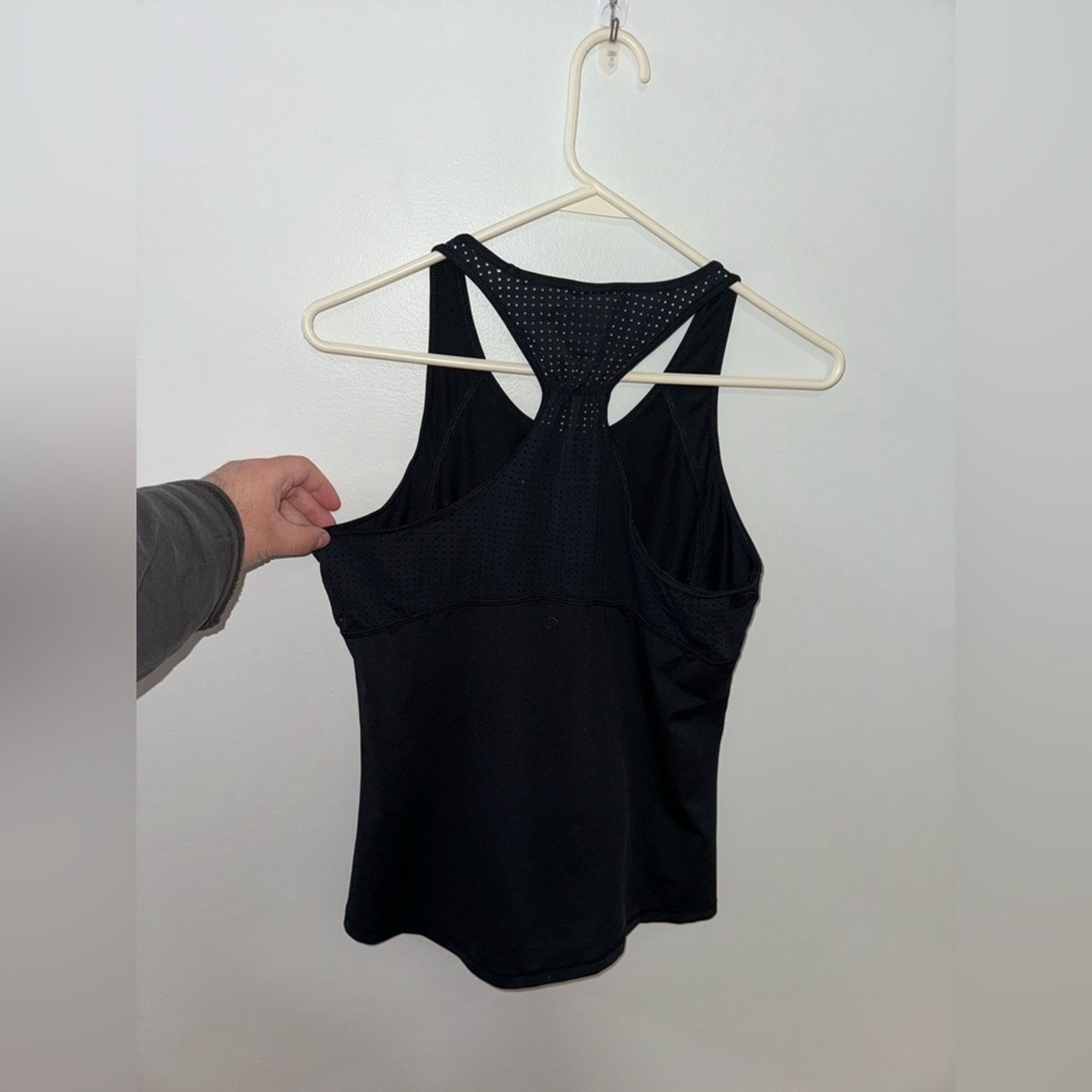 Pre-Owned MD Shape Black Athletic Tank Top