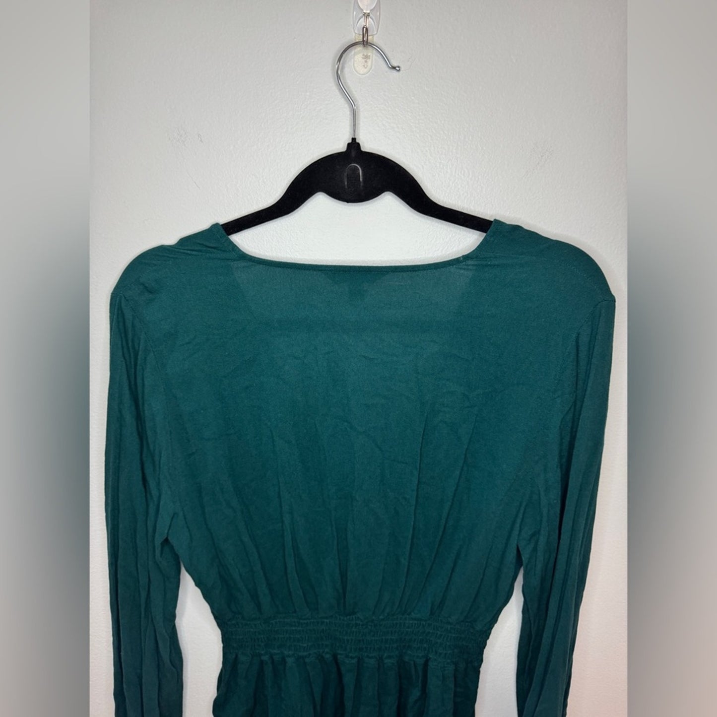 Pre-Owned MD Express Dark Green Long Sleeve Flowy Top