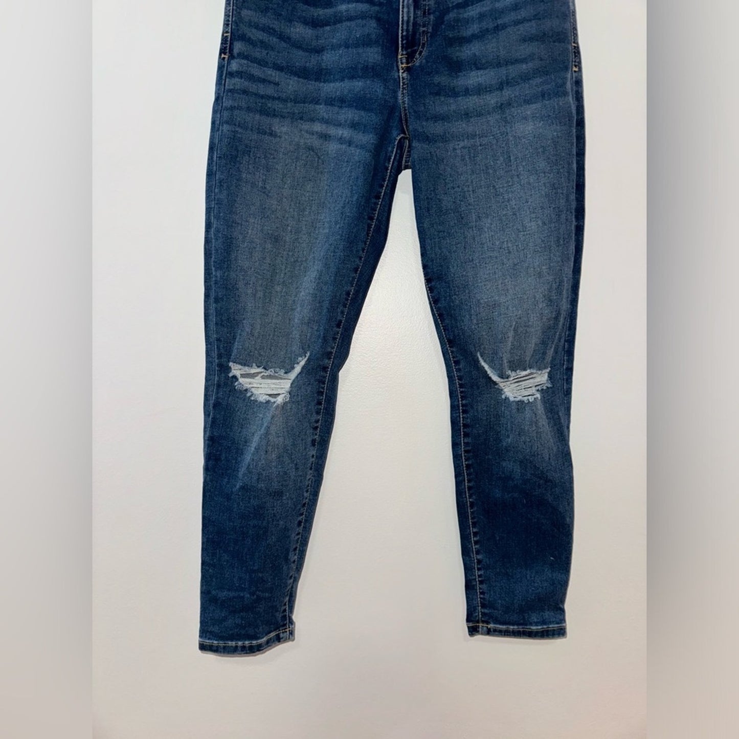 Pre-Owned Size 13 Celebrity Pink Regeneration Meadow Distressed Skinny Jeans