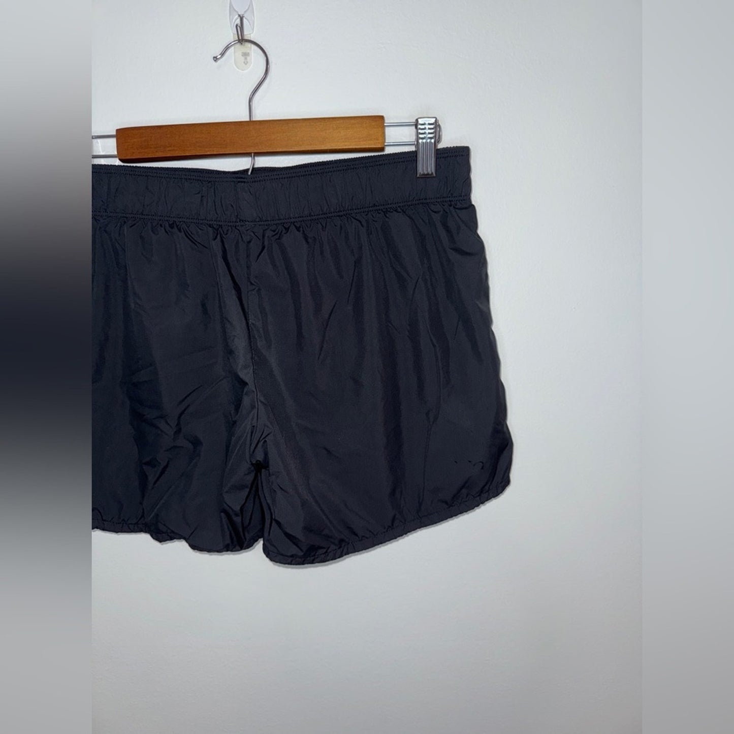 Pre-Owned MD Nike Black and Dark Grey Athletic Shorts