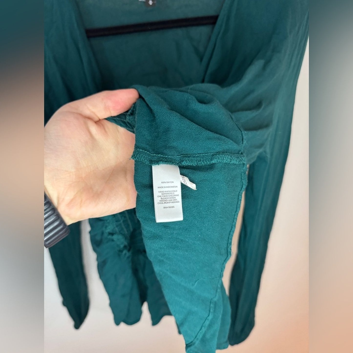 Pre-Owned MD Express Dark Green Long Sleeve Flowy Top