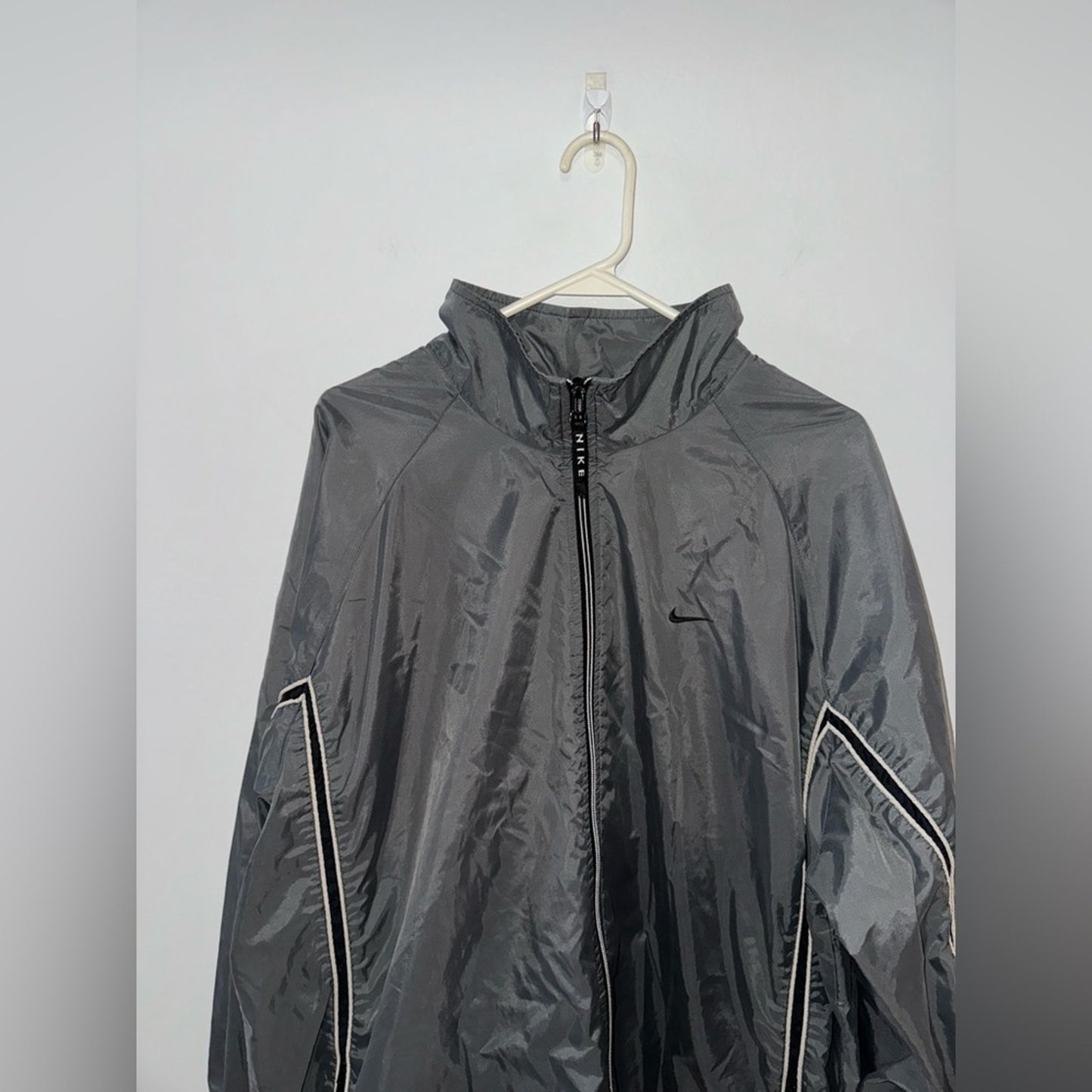 Pre-Owned XL Nike Vintage Grey and Black White Zip-Up Logo Windbreaker Jacket