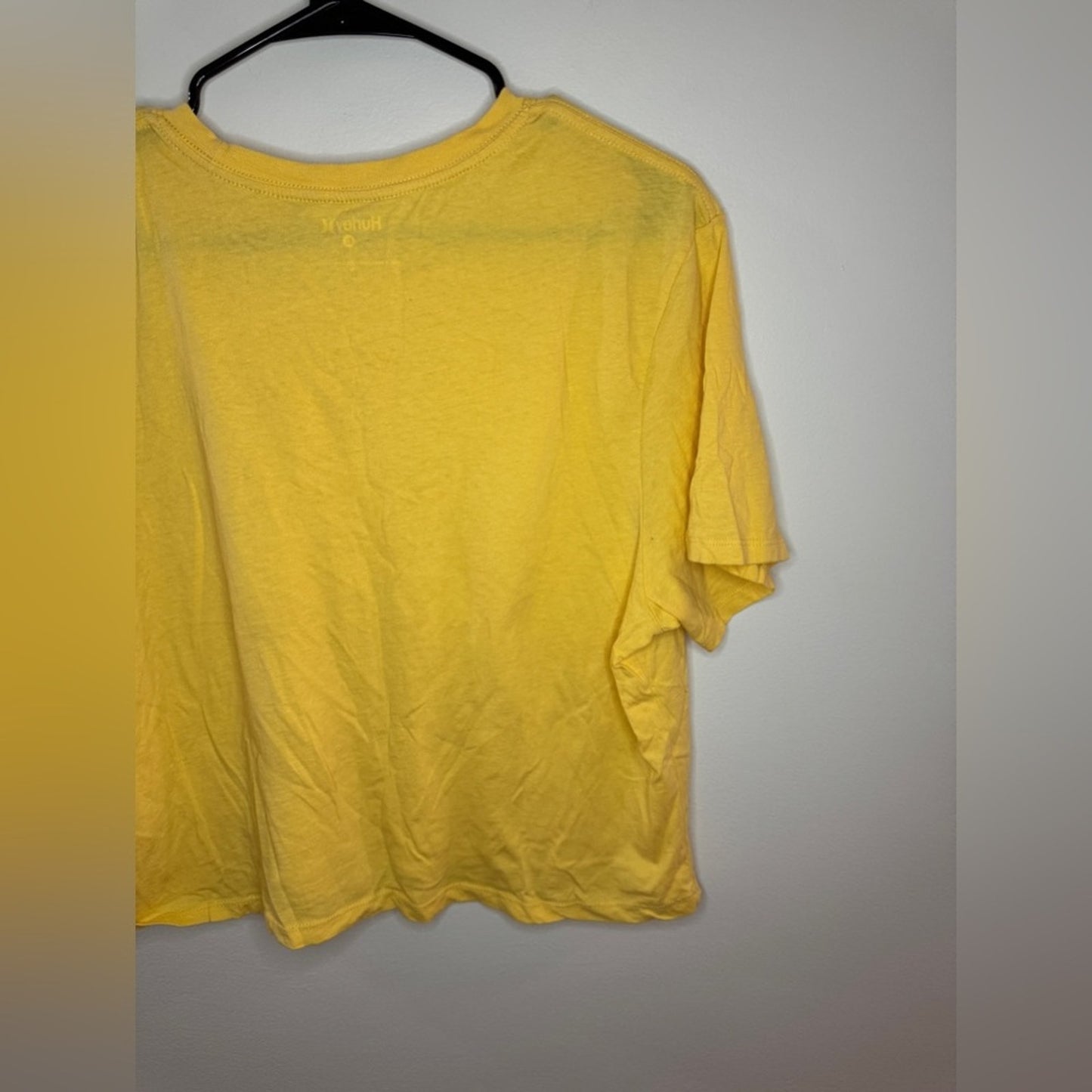 Pre-Owned XL Hurley Yellow Sun Graphic T-Shirt