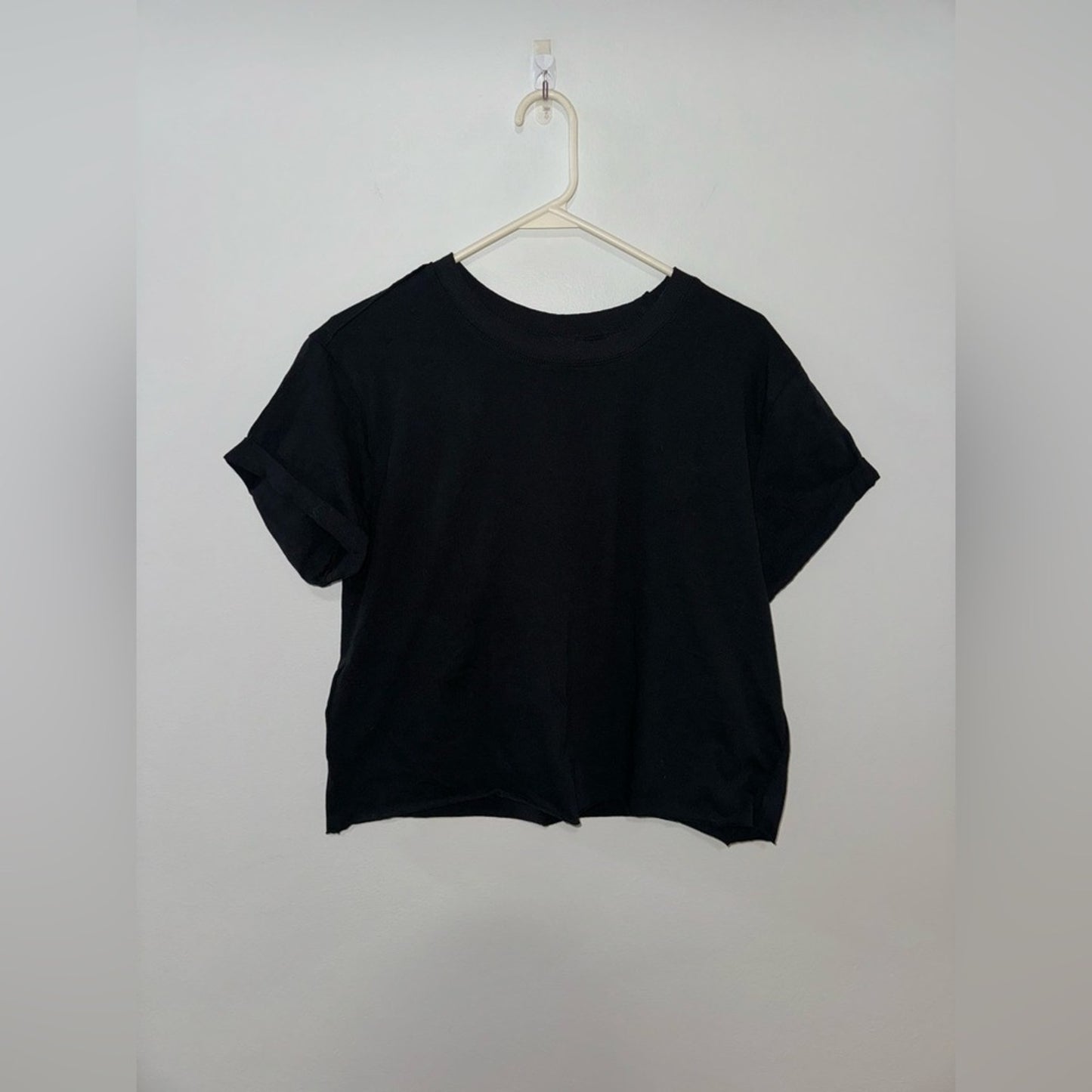 Pre-Owned MD Wild Fable Black Cropped T-Shirt