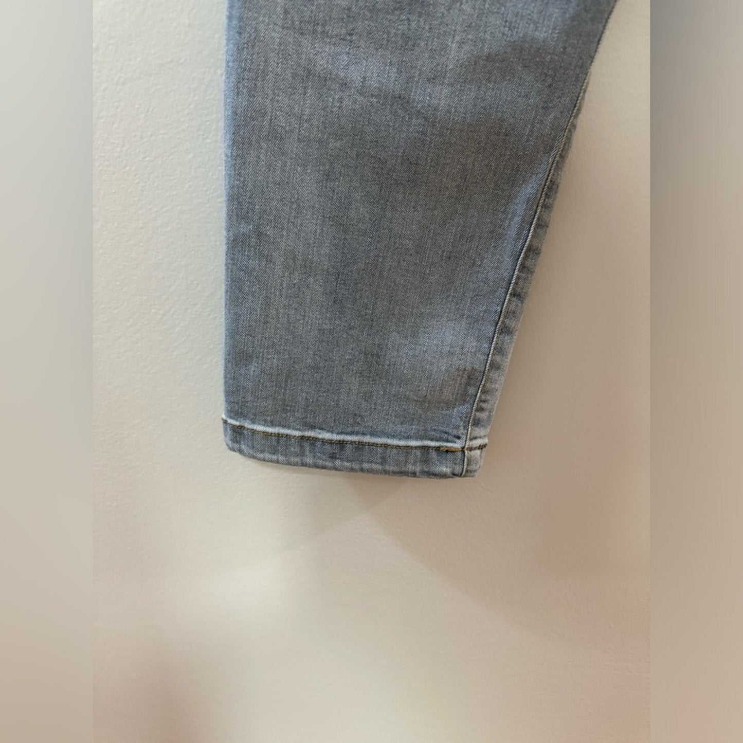 Pre-Owned Size 8 Kensie Light Blue Straight Leg Jeans