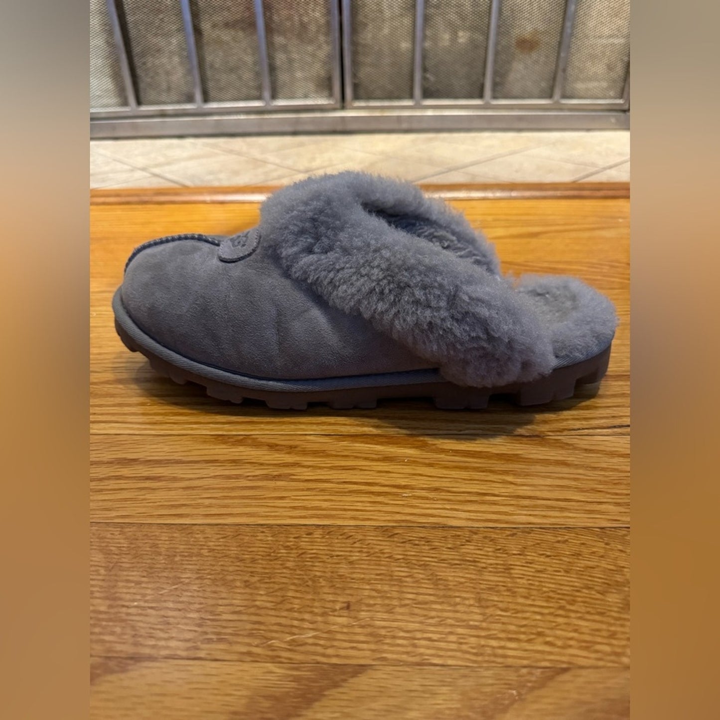 Pre-Owned Size W9 Ugg Light Grey Coquette Slipper
