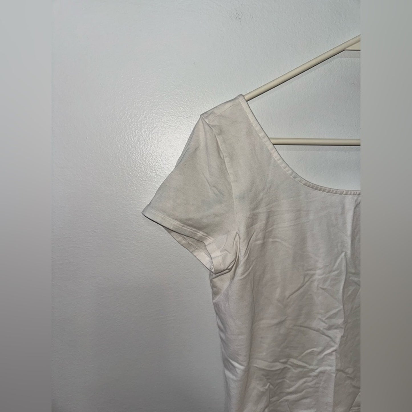 Pre-Owned LG American Eagle Cap Sleeve White T-Shirt