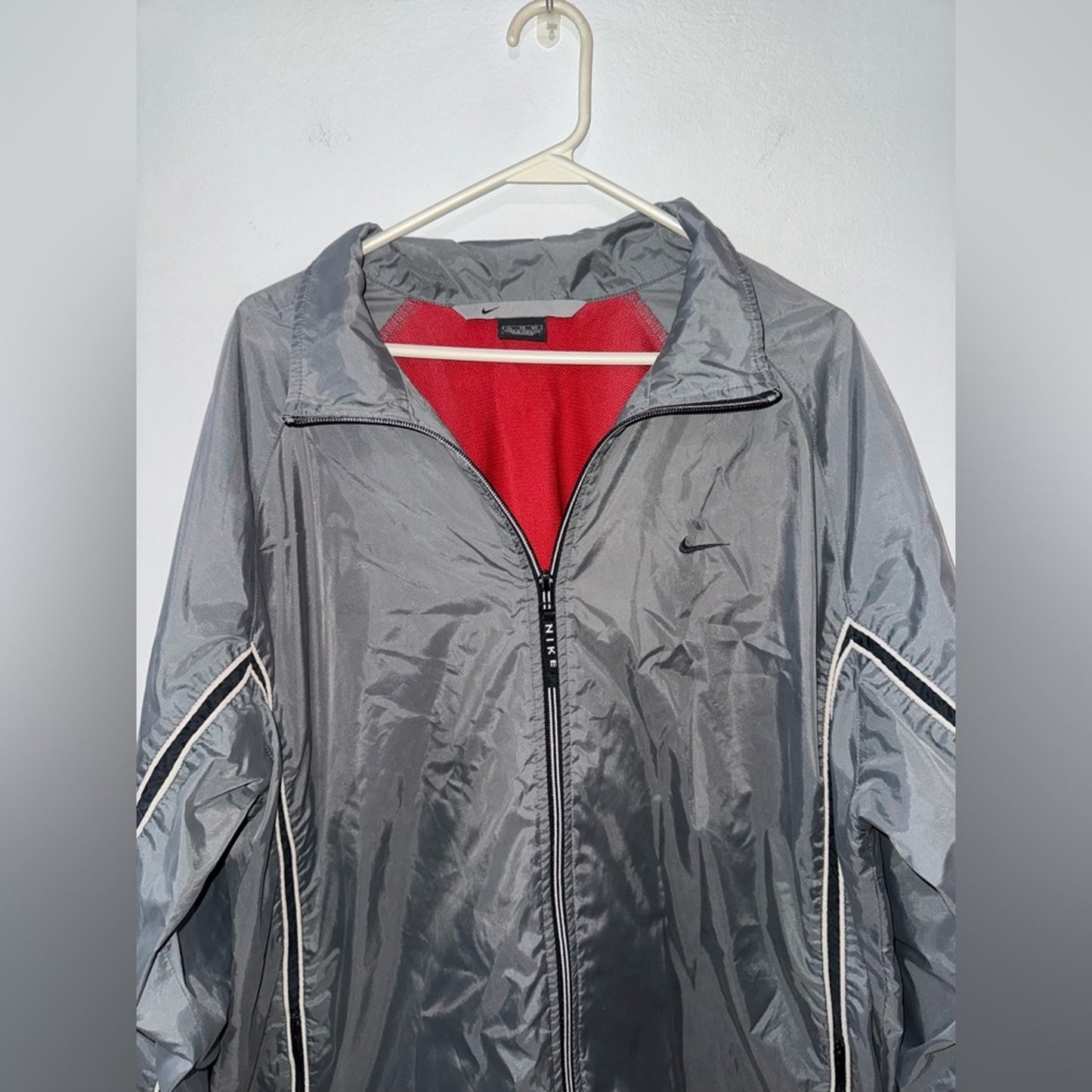 Pre-Owned XL Nike Vintage Grey and Black White Zip-Up Logo Windbreaker Jacket