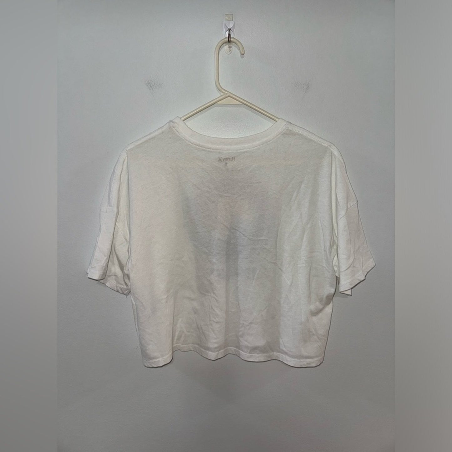 Pre-Owned MD Hurley White Wave Logo Graphic Cropped T-Shirt