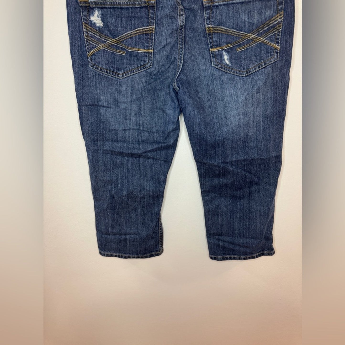 Pre-Owned Size 11/12 Aeropostale Blue Distressed Loose Capri’s