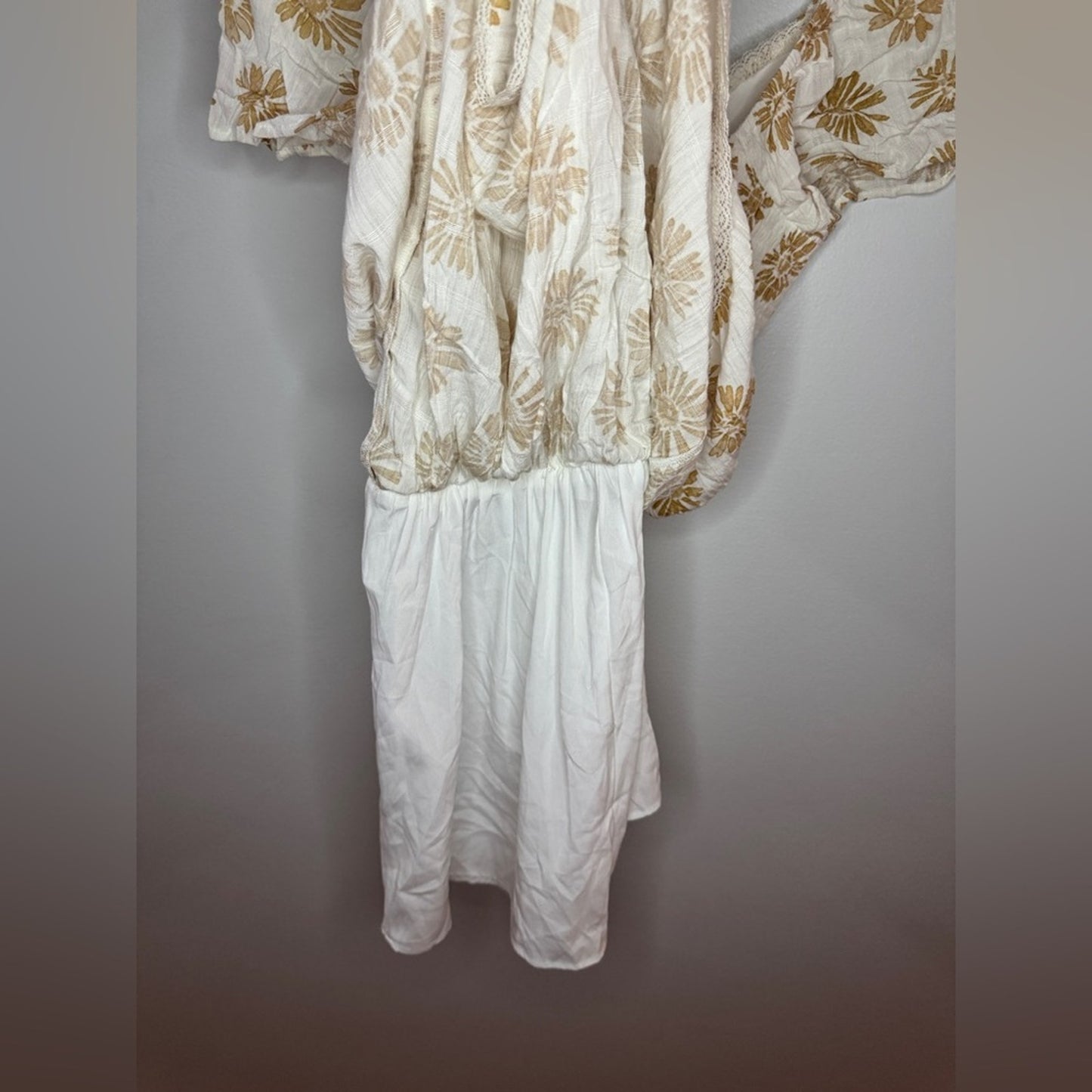 NWOT SM American Eagle White and Green Flower Dress