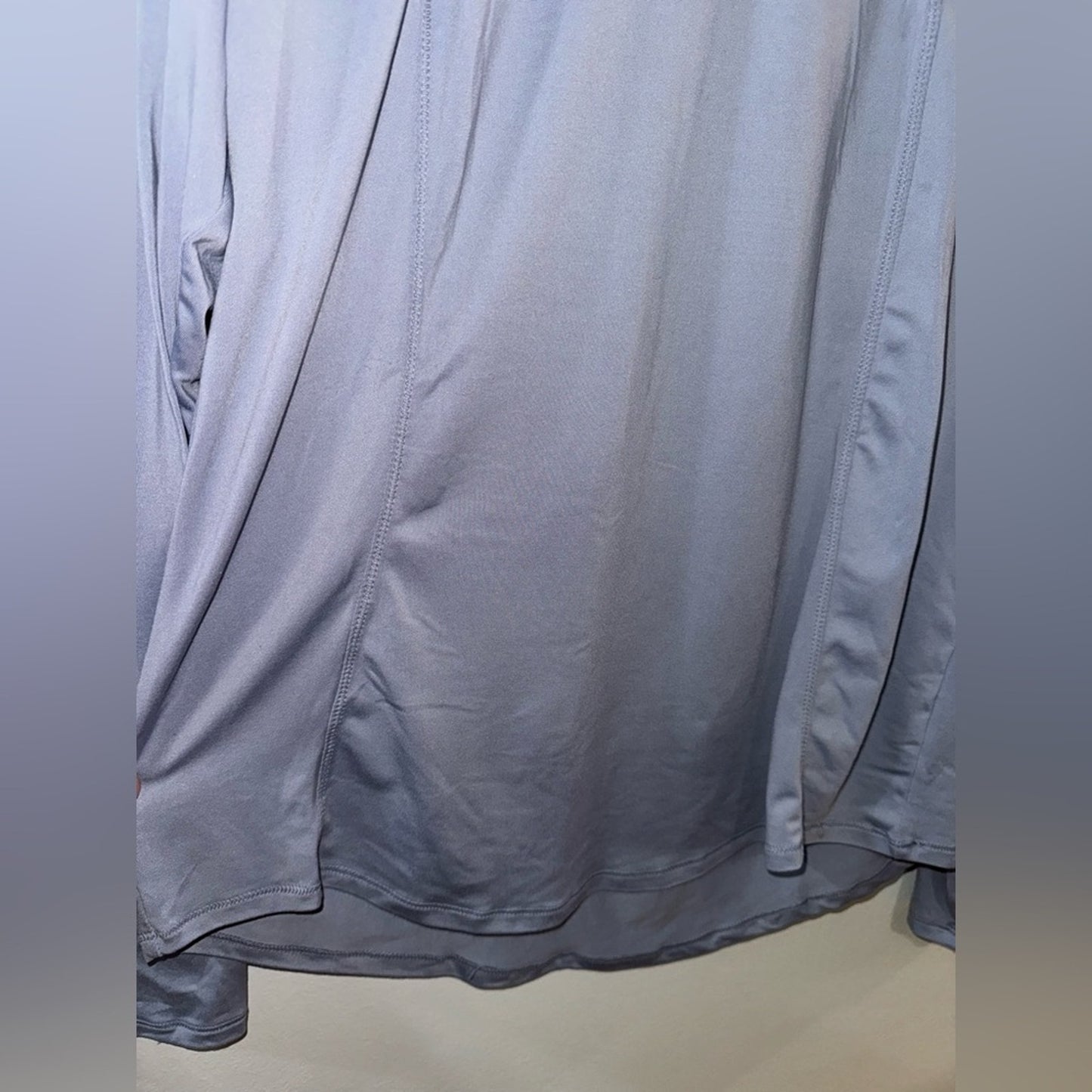 Pre-Owned LG Yogalicious Purple Long Sleeve Athletic Shirt
