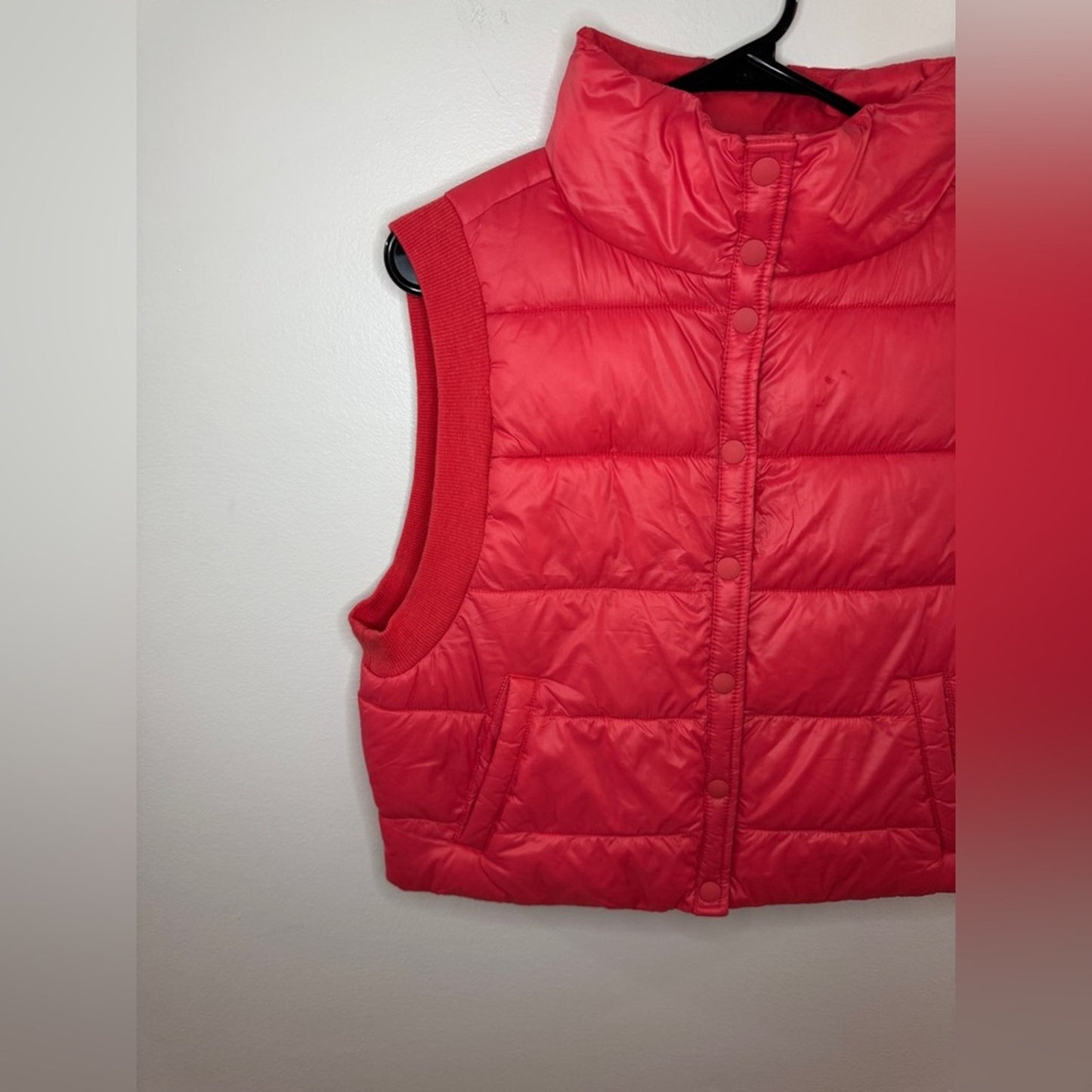 Pre-Owned SM Offline by Aerie Red Button-Up Sleeveless Puffer Vest