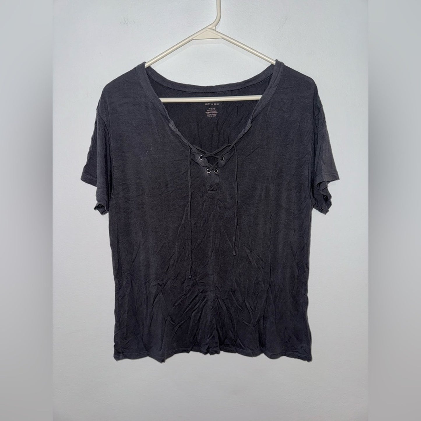 Pre-Owned MD American Eagle Black Lace Up T-Shirt