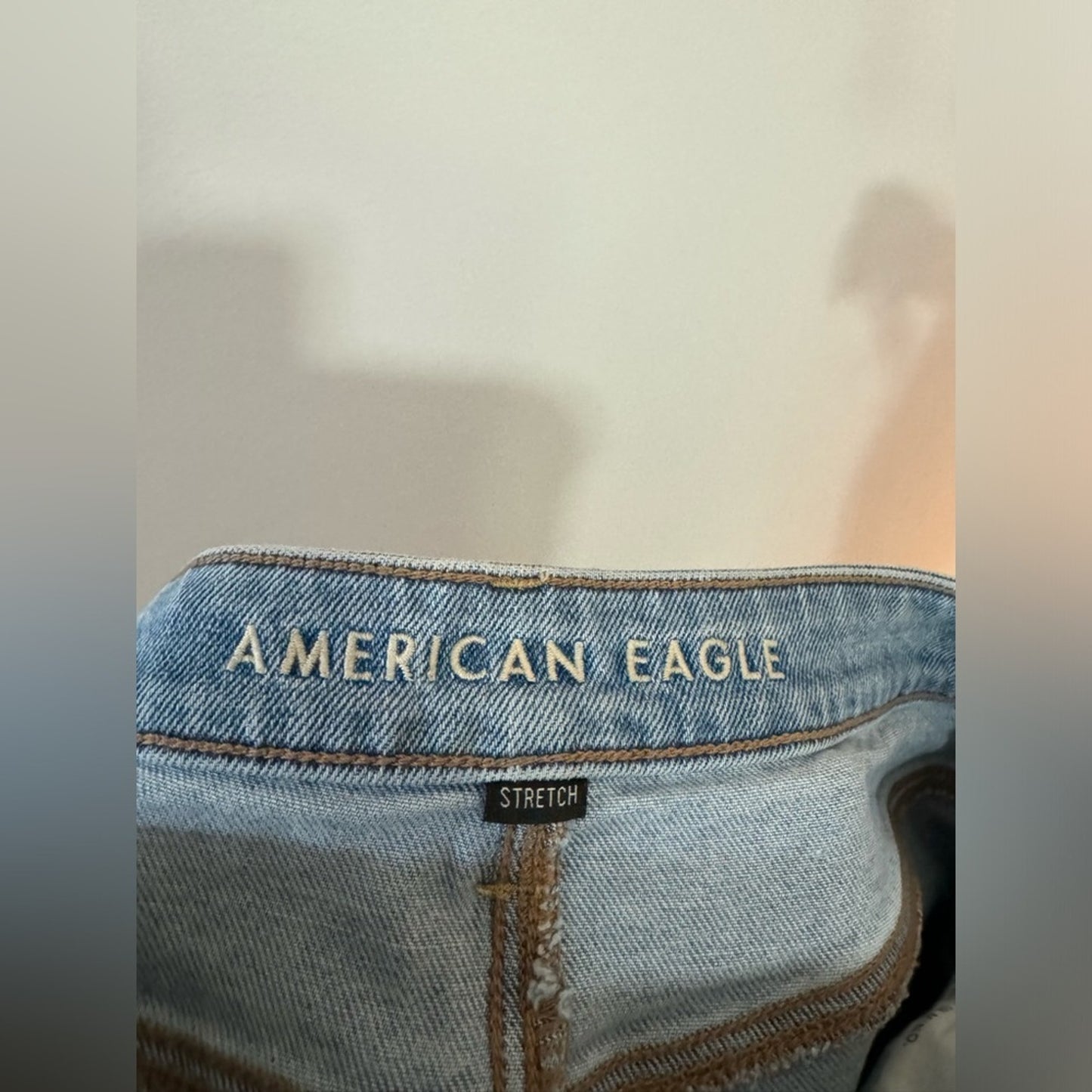 Pre-Owned Size 14 American Eagle Light Blue Heavily Distressed Mom Jeans