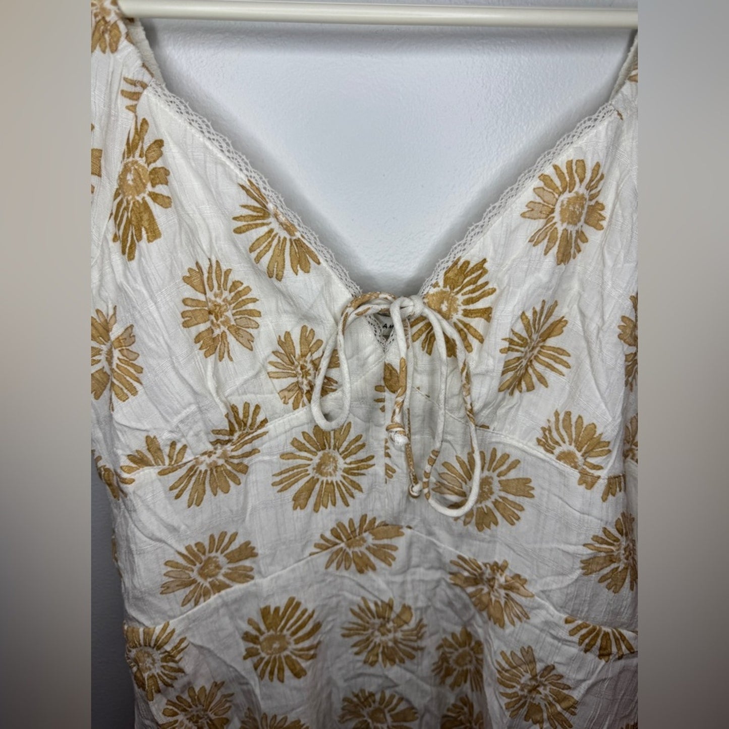 NWOT SM American Eagle White and Green Flower Dress