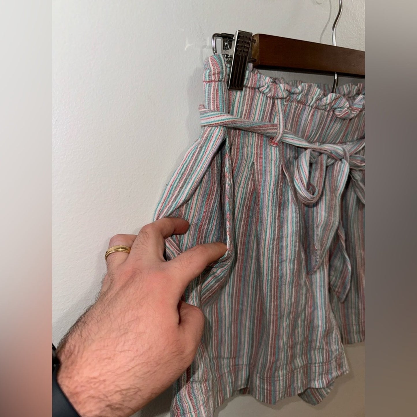 Pre-Owned MD American Eagle Cream, Blue and Red Striped Shorts