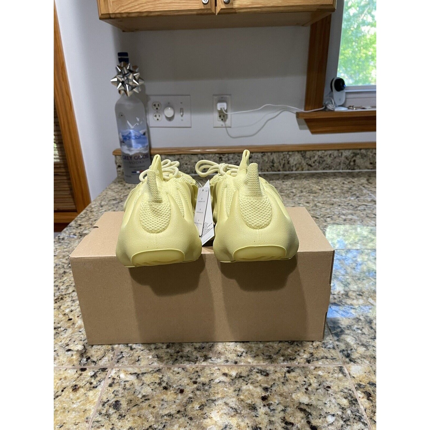 DS Adidas Yeezy 450 Sulfur Men’s Size 11 *SHIPS FAST*