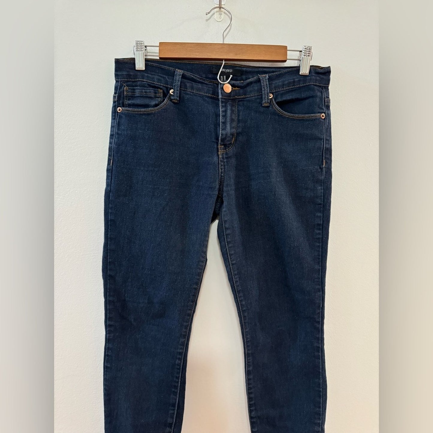 Pre-Owned Size 28 Forever 21 Dark Blue Jeans