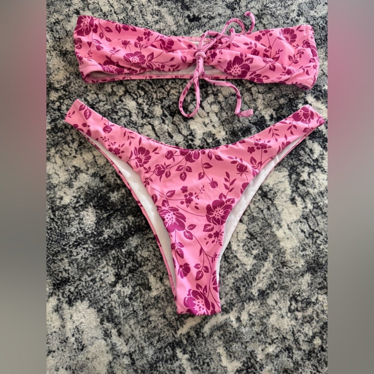 Pre-Owned LG SHEIN Pink Floral Print Tube Top and Bikini Bottom Set