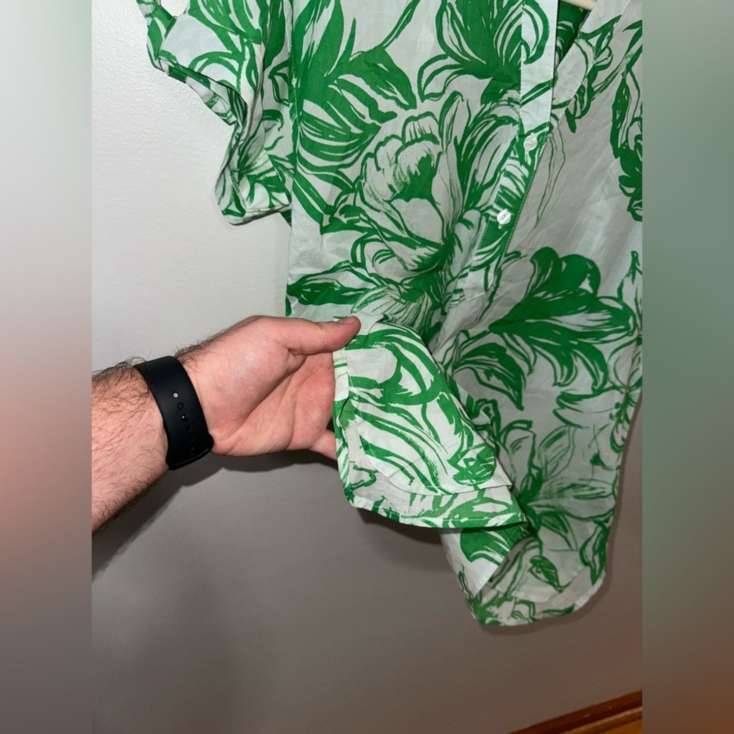 NWT SM Counterparts Green and White Floral Top