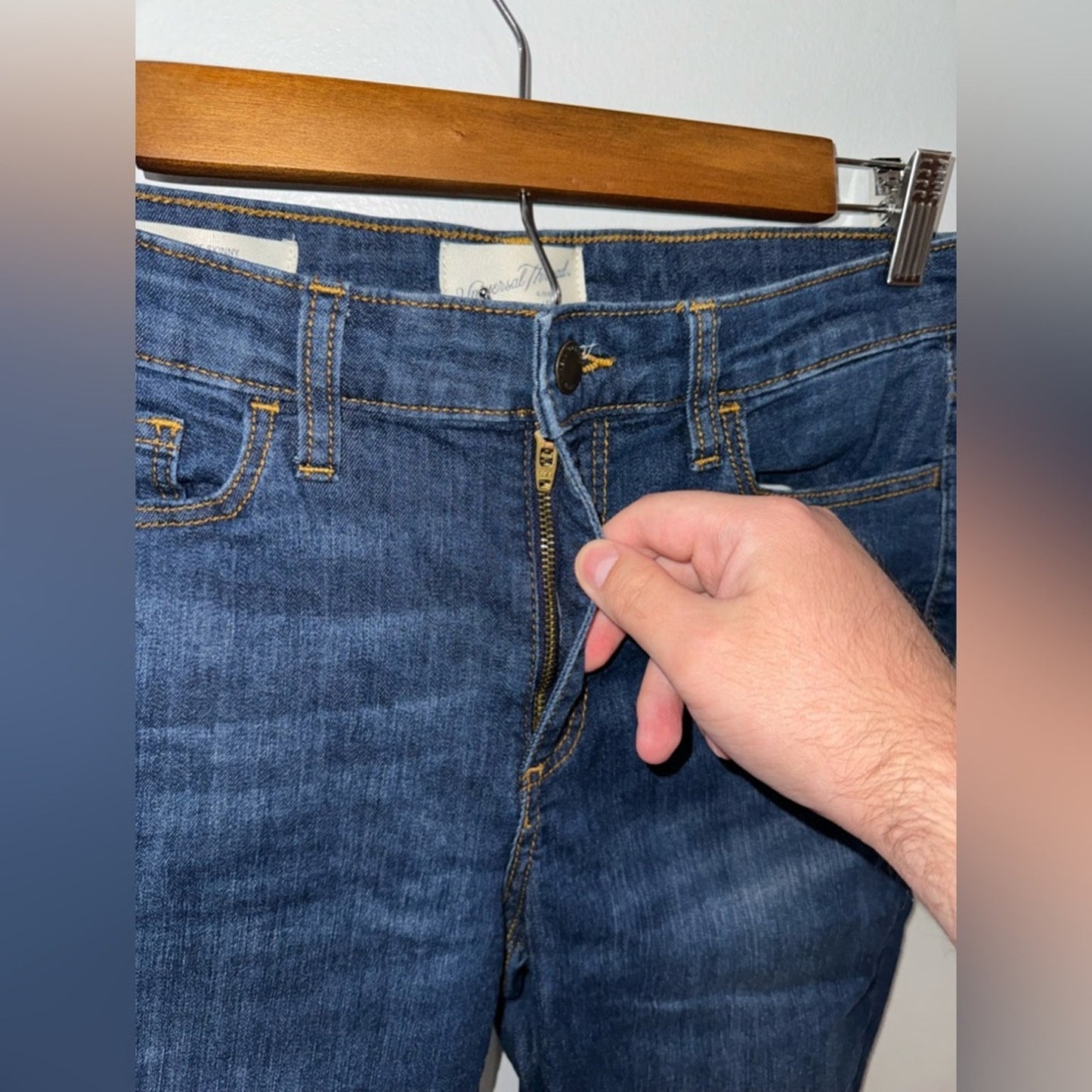 Pre-Owned Size 6 Universal Threads Co Dark Blue Mid Size Skinny Jeans