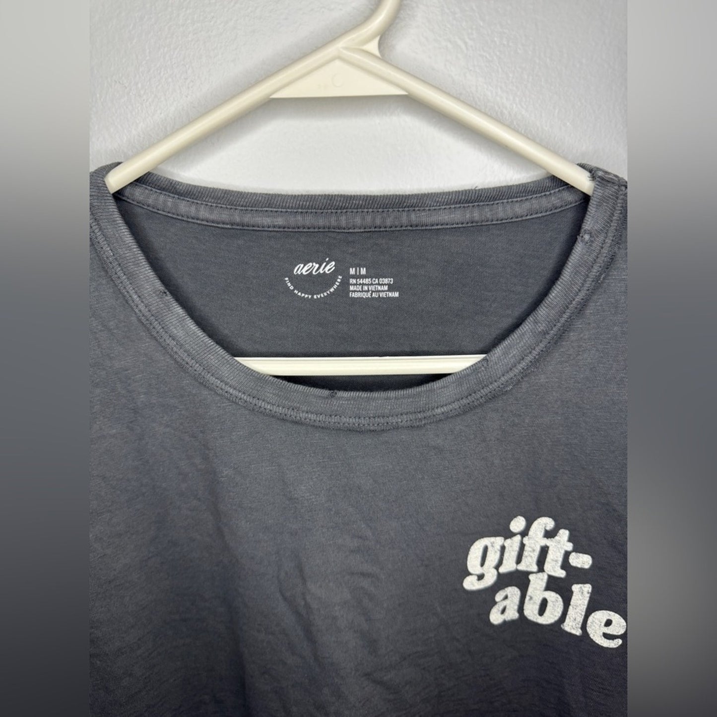BNWOT MD Aerie Grey Cropped “Giftable” Long Sleeve Shirt