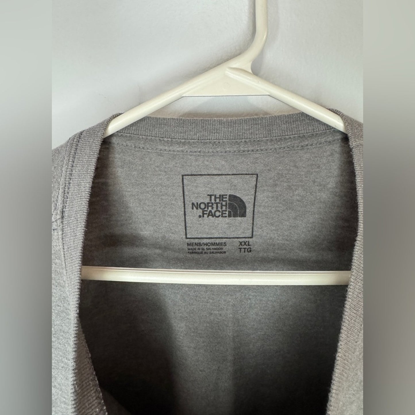 Pre-Owned XXL The North Face Red White and Blue Logo Graphic Grey T-Shirt