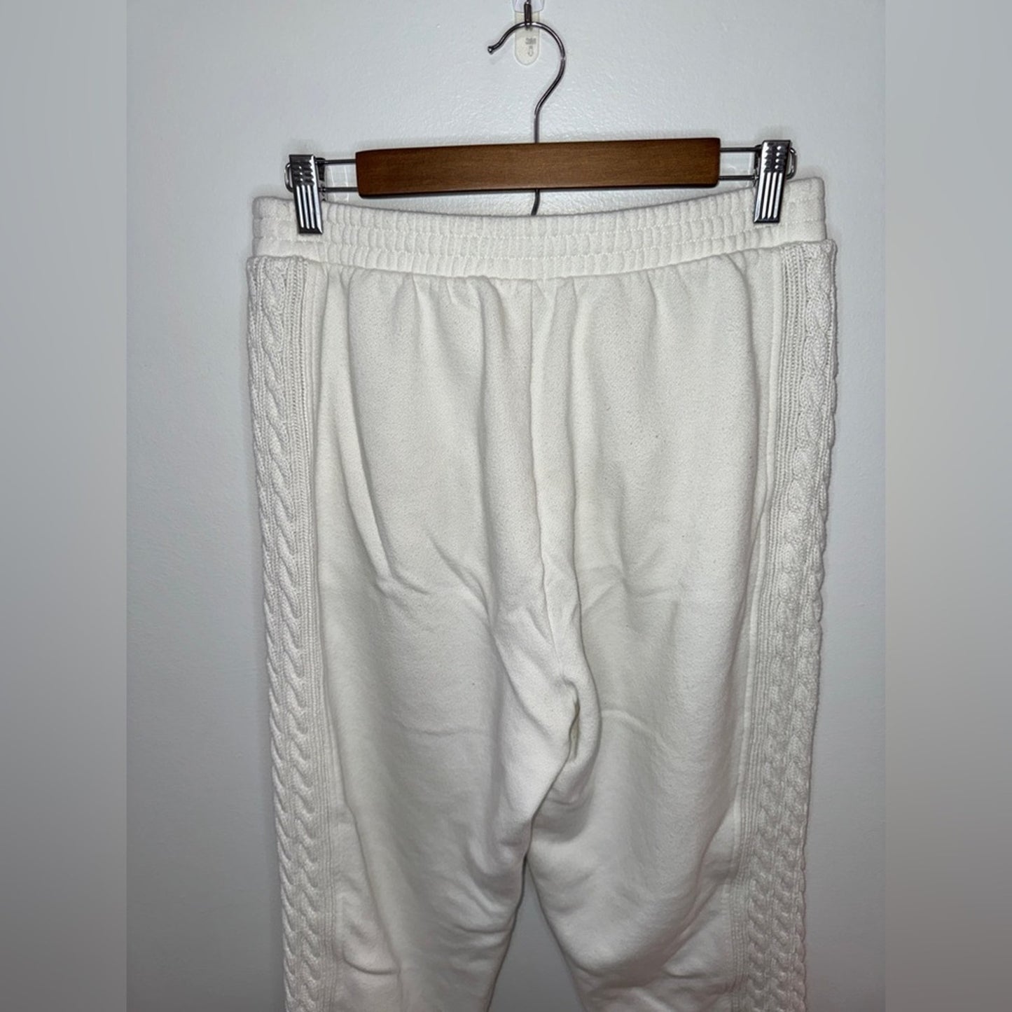 Pre-Owned LG Aerie White Crochet Sweatpants