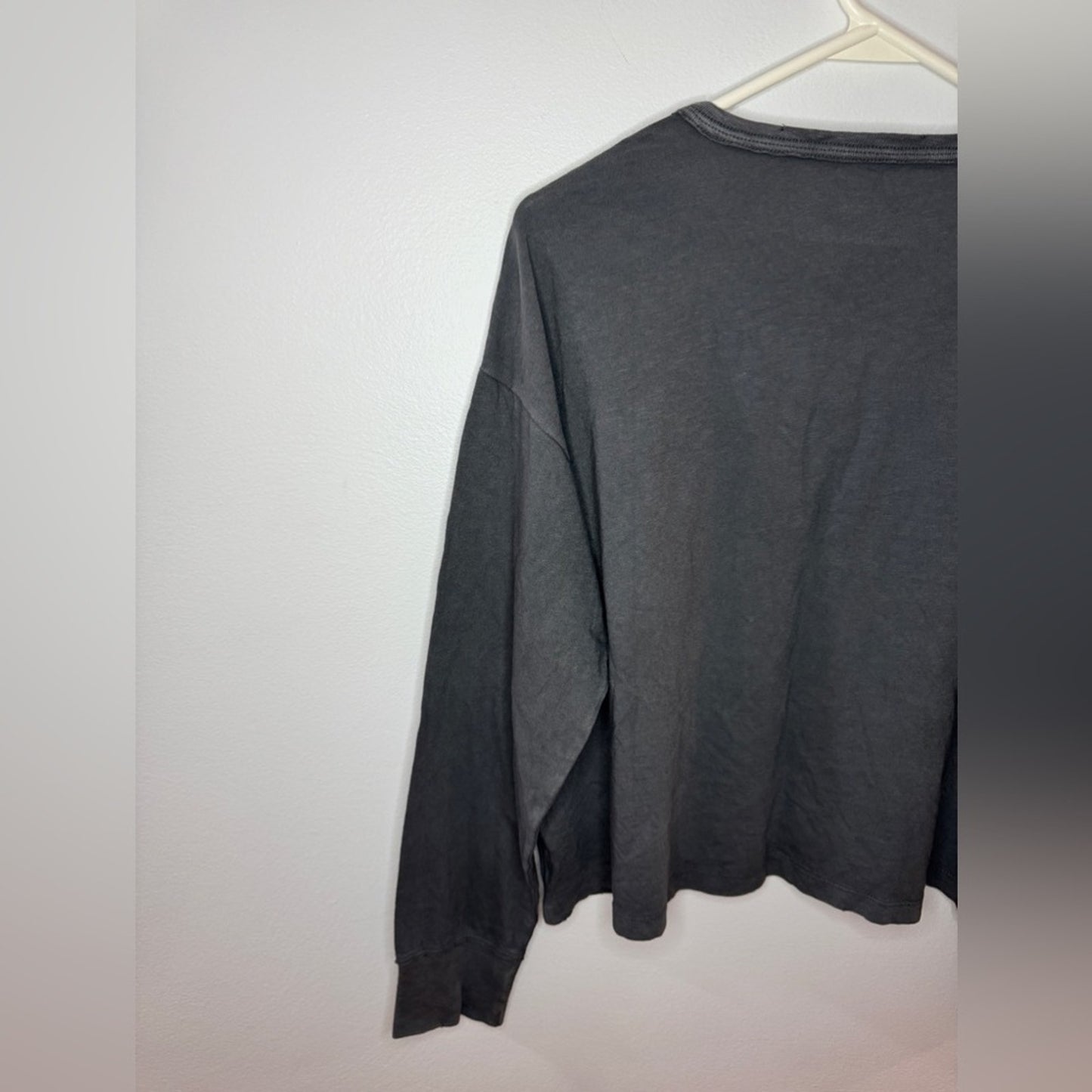 BNWOT MD Aerie Grey Cropped “Giftable” Long Sleeve Shirt