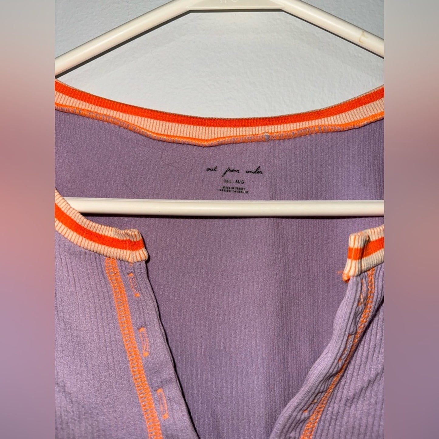 Pre-Owned MD/LG Out From Under Pink/Orange Ribbed Top
