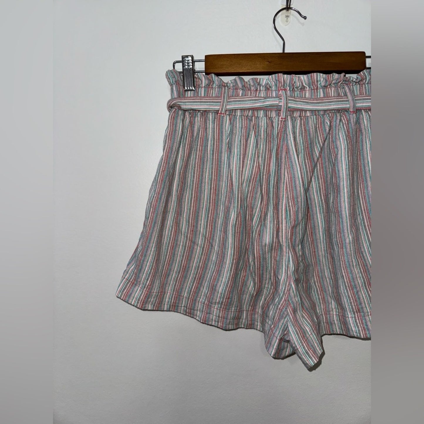 Pre-Owned MD American Eagle Cream, Blue and Red Striped Shorts