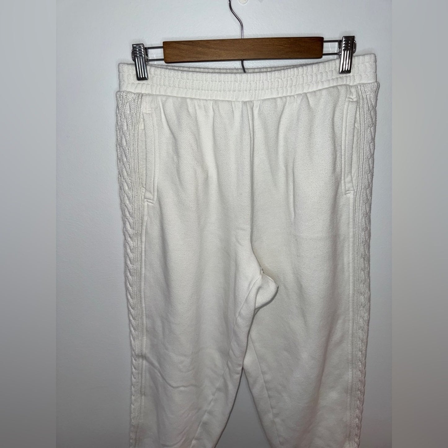 Pre-Owned LG Aerie White Crochet Sweatpants