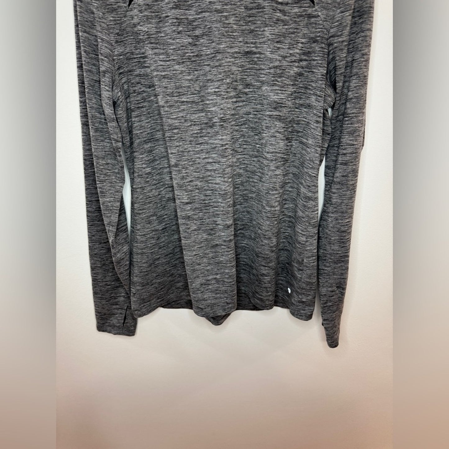 Pre-Owned MD Unbranded Heather Grey Long Sleeve Athletic Top