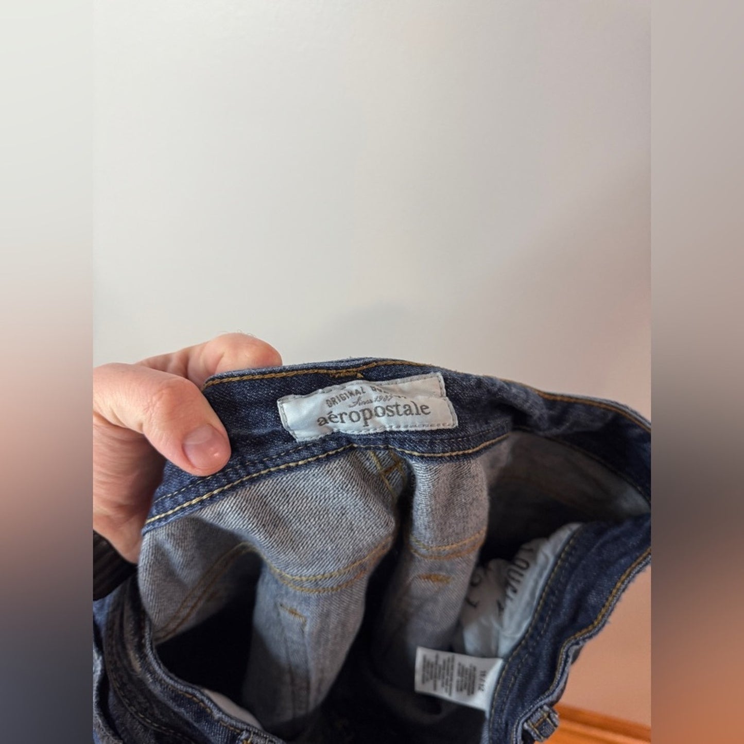 Pre-Owned Size 11/12 Aeropostale Blue Distressed Loose Capri’s