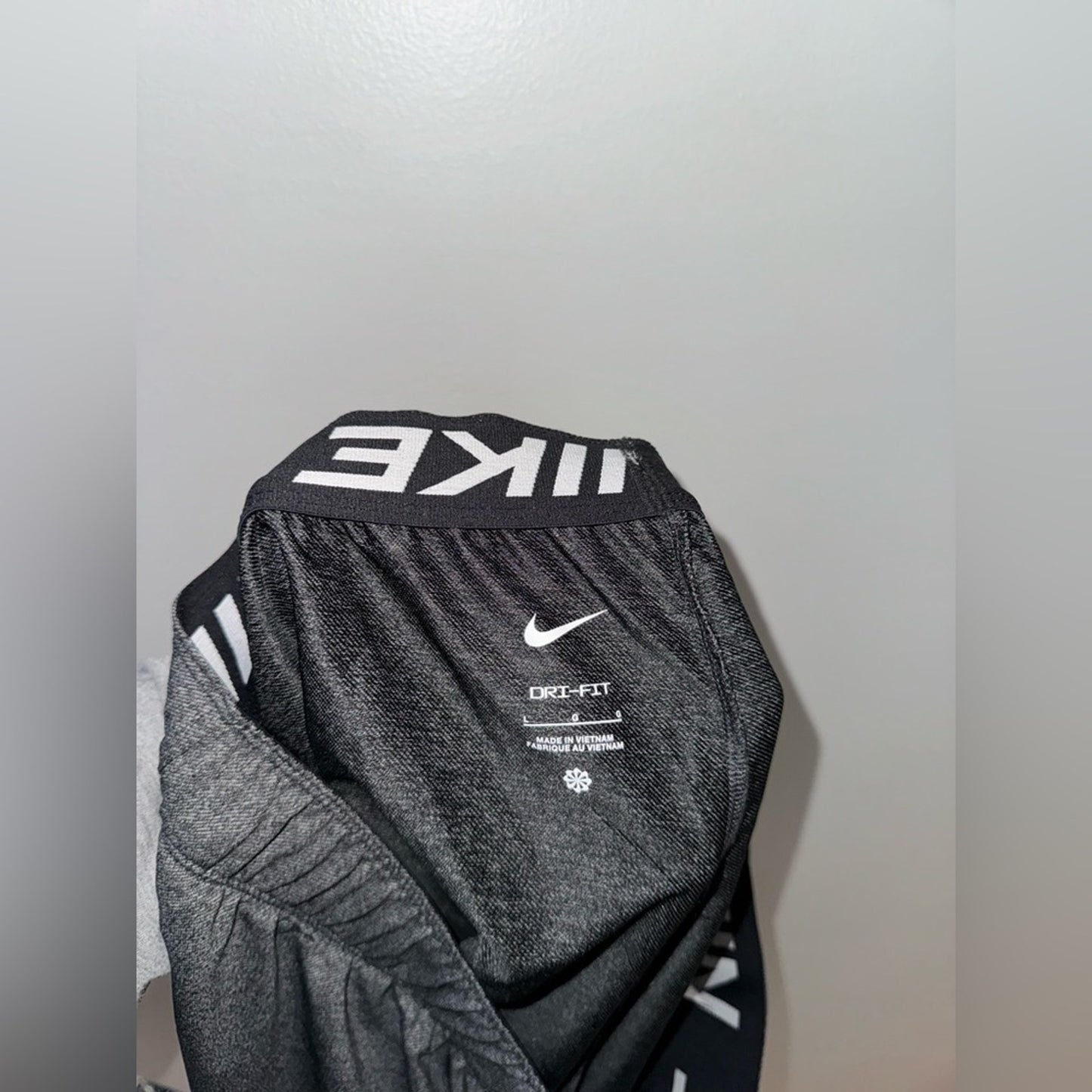 Pre-Owned LG Nike Dri-Fit Dark Grey Athletic Shorts