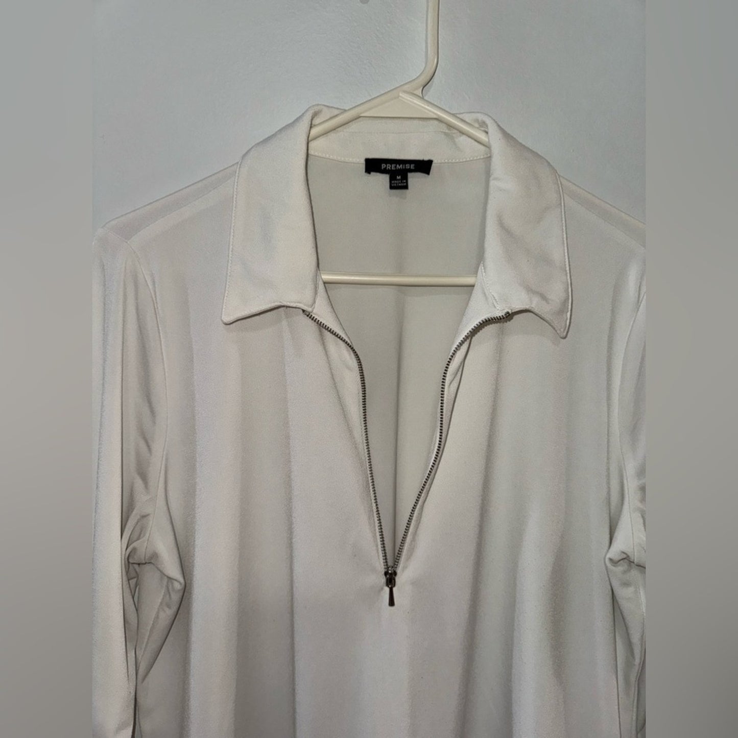 Pre-Owned MD Premise White Quarter Zip Jacket