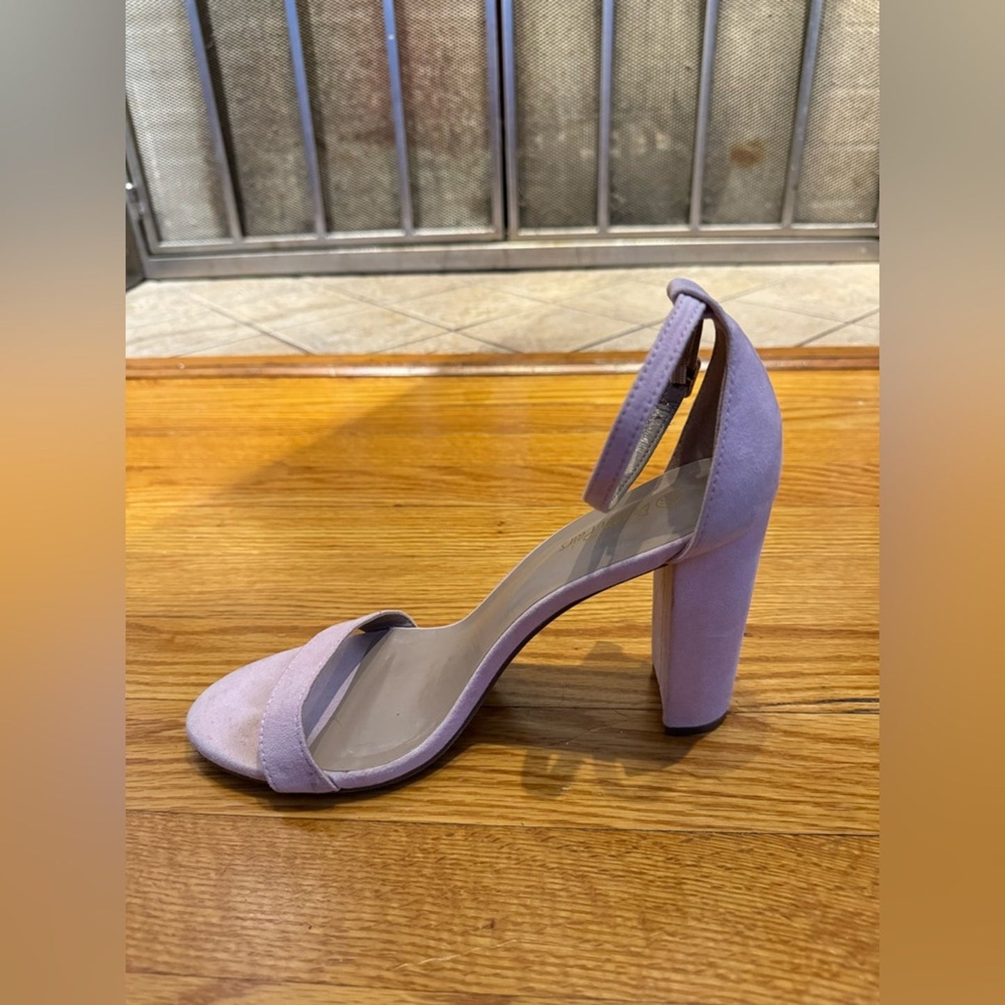 Pre-Owned Size W8.5 Dream Pairs Grey Suede High Heel