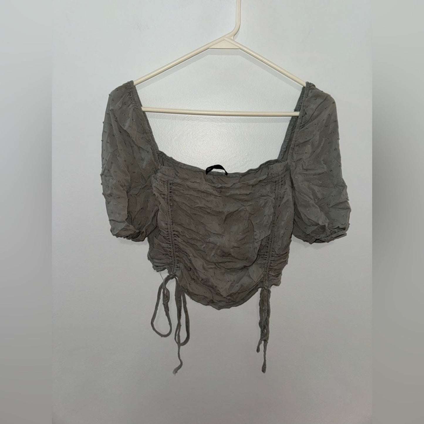 Pre-Owned MD SHEIN Green Dotted Cropped Top