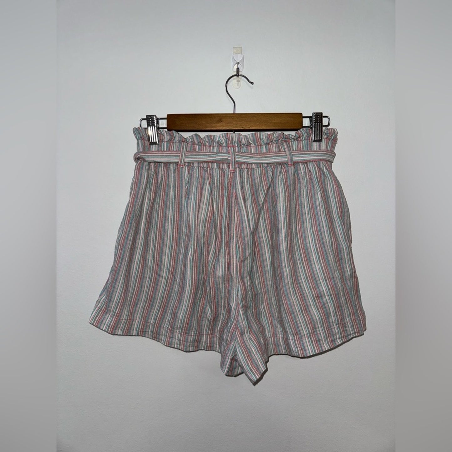 Pre-Owned MD American Eagle Cream, Blue and Red Striped Shorts