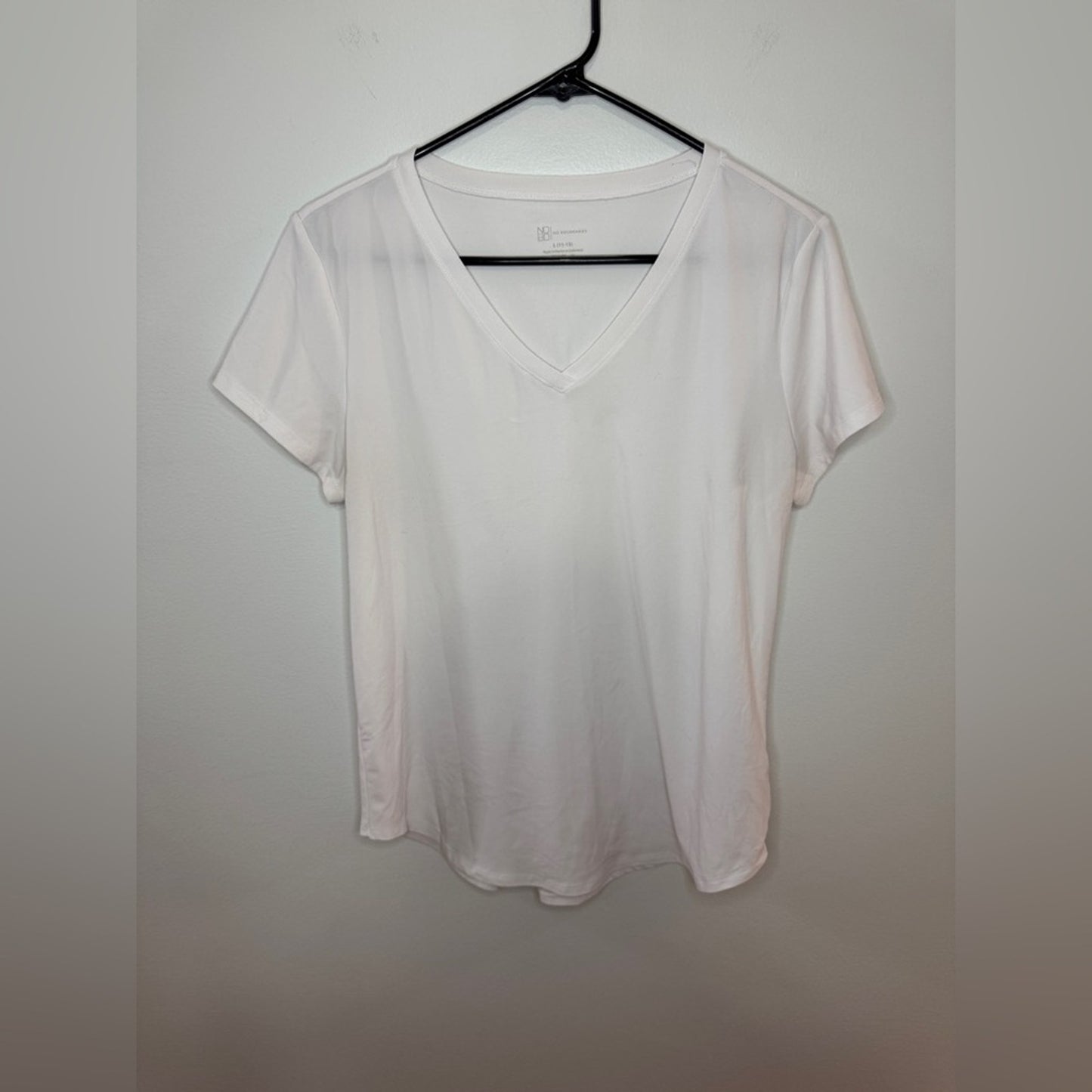 Pre-Owned LG No Boundaries White Athletic T-shirt